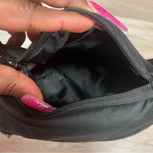 🖤 Defend Brooklyn RARE “Do The Right Thing” Fanny Pack🖤 - Picture 2 of 5